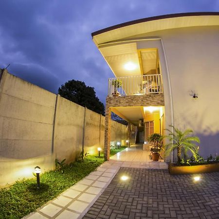 Apartamentos Valle Del Volcan La Fortuna المظهر الخارجي الصورة