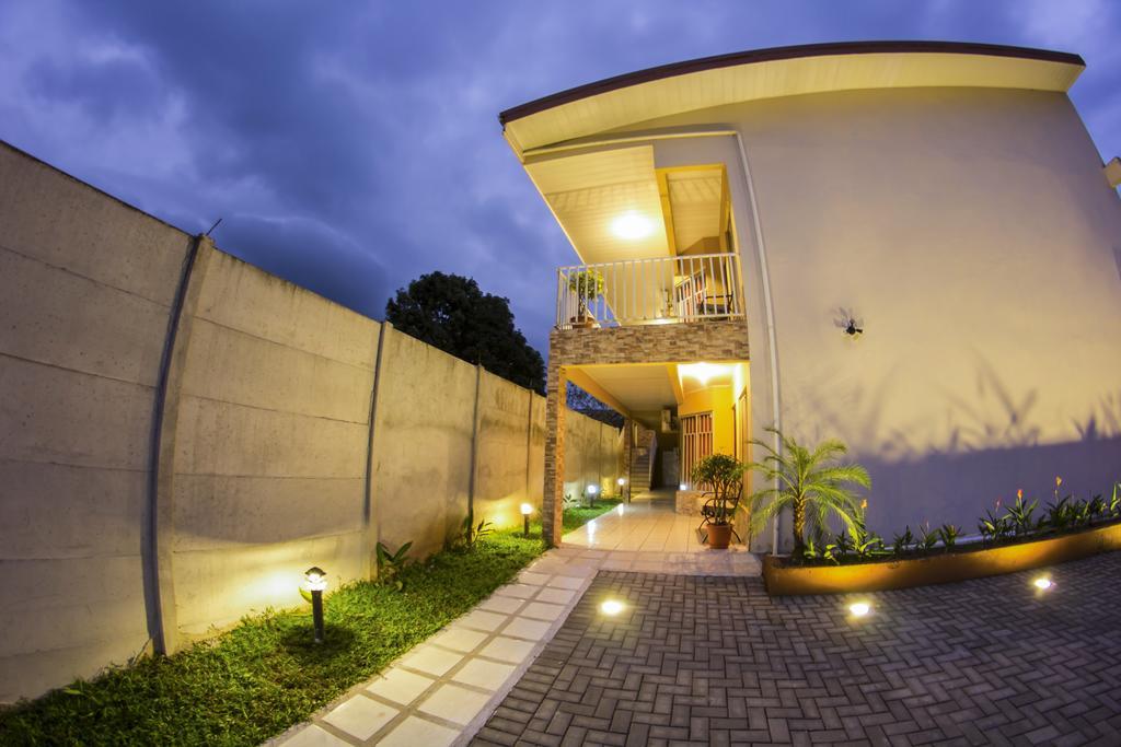 Apartamentos Valle Del Volcan La Fortuna المظهر الخارجي الصورة