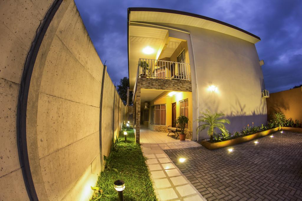 Apartamentos Valle Del Volcan La Fortuna المظهر الخارجي الصورة